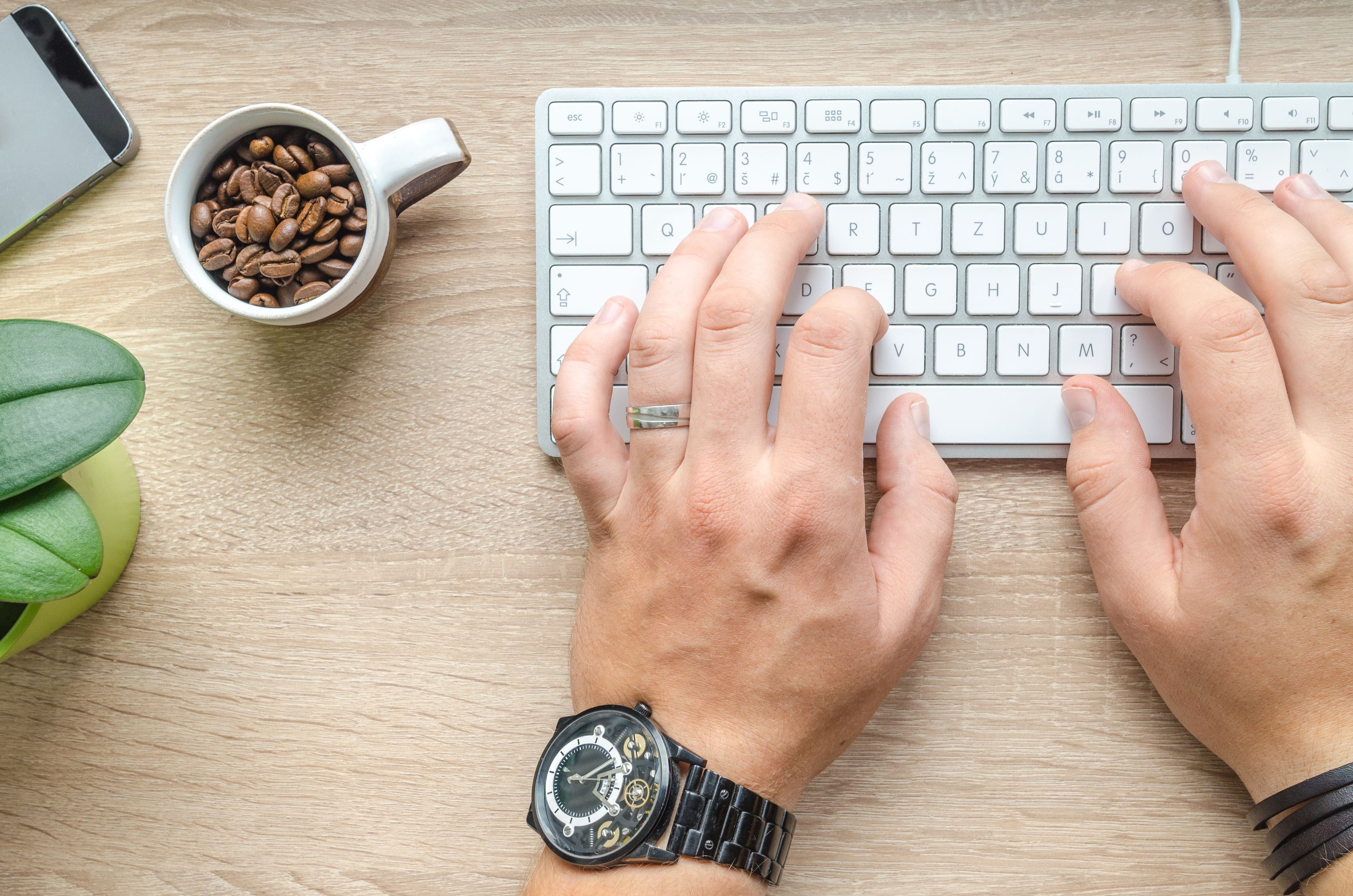 Touch Typing vs Hunt-and-Peck (2026): Migration Plan, Timelines & Practice Mistakes